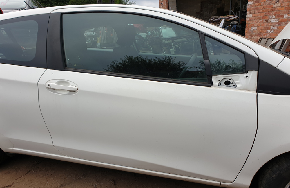 Toyota Yaris VVTI TR Door driver side front